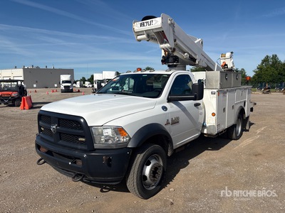 Versalift VST-40I 40 ft on 2018 Ram 5500 4x4 Camión con Canastilla