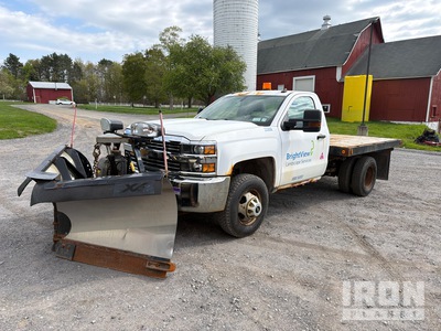 2017 Chevrolet 3500 Chevrolet 4x4 Flatbed Truck w/ Snowplow