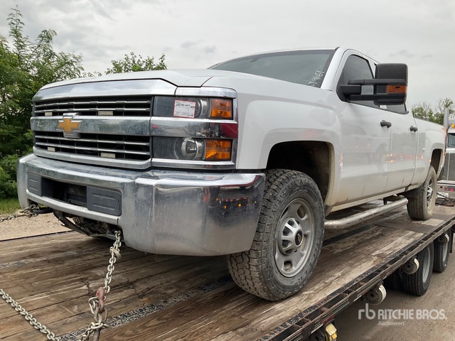 2018 Chevrolet Silverado 2500 4x4 Crew Cab Pickup