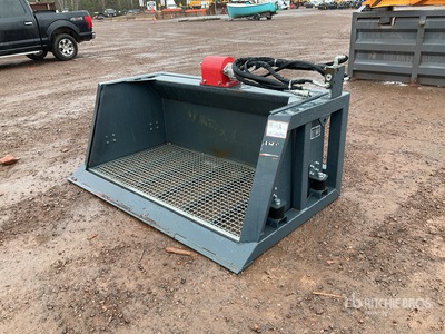 Handy HVSB72 72 in Skid Steer Screening Bucket (Unused)