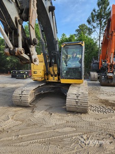 2019 John Deere 245G LC Tracked Excavator