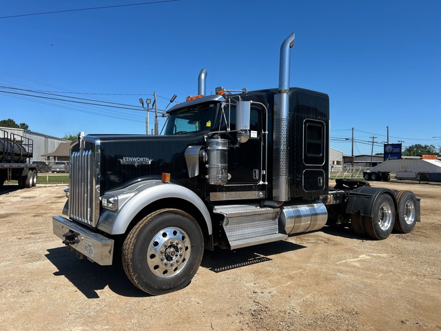 2018 Kenworth W900 6x4 T/A Sleeper Truck Tractor