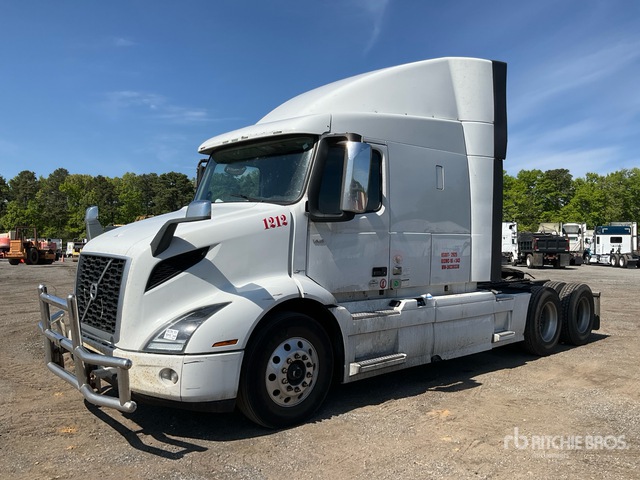 2020 Volvo VNR640 6x4 T/A Sleeper Truck Tractor