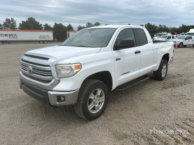 Toyota Tundra SR5 4x4 Crew Cab Pickup