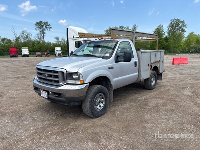 2004 Ford F-250 XL 4x4 Utility Truck