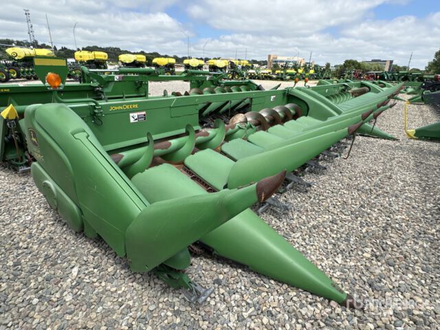 2010 John Deere 608C 8 Row Combine Header