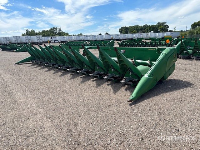 2018 John Deere 712C 12 Row 30 in Corn Stalkmaster Combine Header