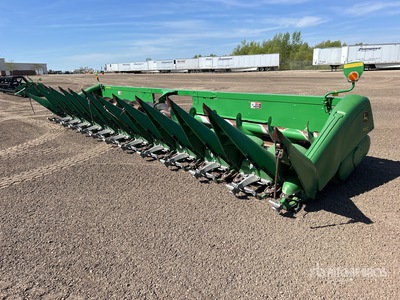 2018 John Deere 712C 12 Row 30 ft Corn Schneidwerk