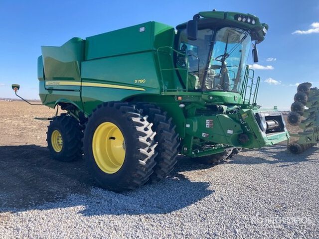 2021 John Deere S780 Combine Harvester