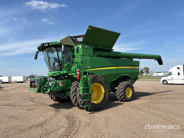 2023 John Deere S780 4x4 Combine Harvester