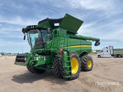 2023 John Deere S780 4x4 Combine Harvester