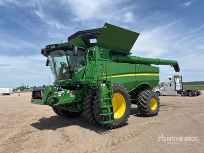 2023 John Deere S780 4x4 Combine Harvester