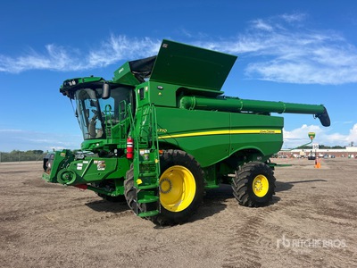 2024 John Deere S770 4x4 Combine Harvester