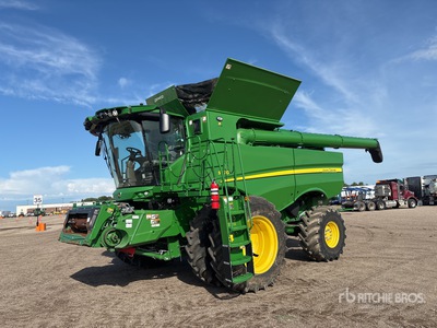 2024 John Deere S770 4x4 Combine Harvester