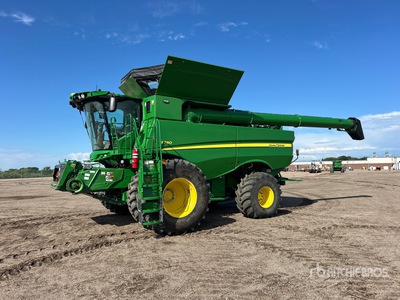2024 John Deere S780 4x4 Combine Harvester