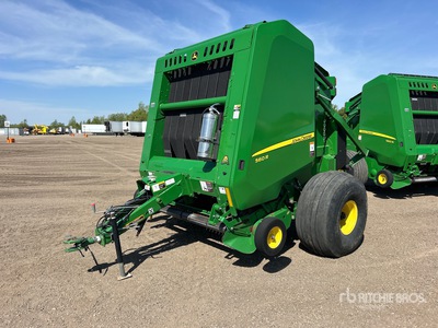 2022 John Deere 560R مكبس دائري