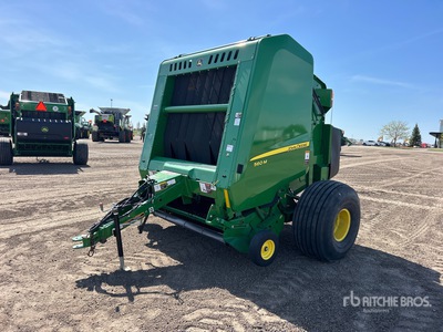 2022 John Deere 560M مكبس دائري