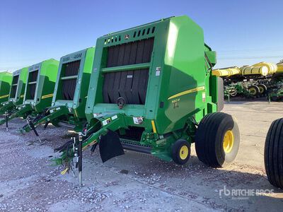 2023 John Deere 560M Presse à balles cylindriques