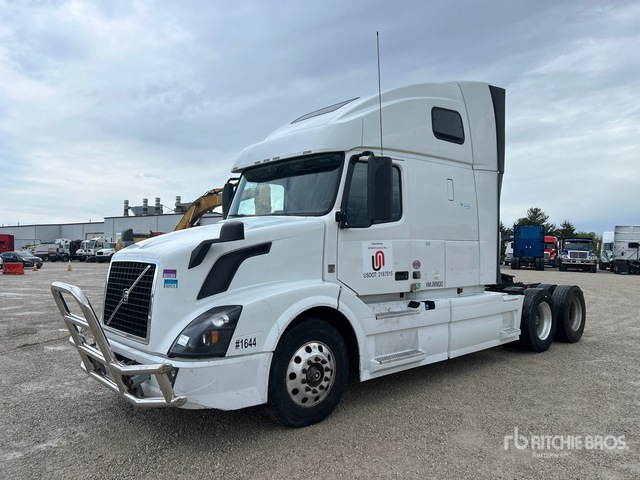 2018 Volvo VNL670 6x4 T/A Sleeper Truck Tractor