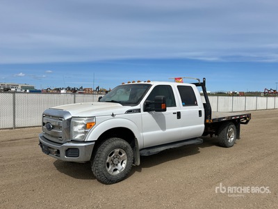 2013 Ford F-350 XLT 4x4 Crew Cab شاحنة مسطحة
