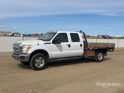2013 Ford F-350 XLT 4x4 Crew Cab شاحنة مسطحة