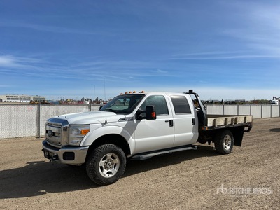 2013 Ford F-350 XLT 4x4 Crew Cab Autocarro cassone fisso
