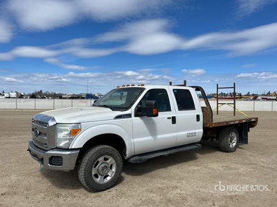 2015 Ford F-350 XLT 4x4 Crew Cab Ciężarówka z płaską platformą