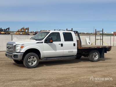2015 Ford F-350 XLT 4x4 Crew Cab شاحنة مسطحة