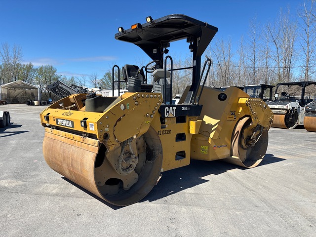 2010 Cat CB54XW Double Drum Roller