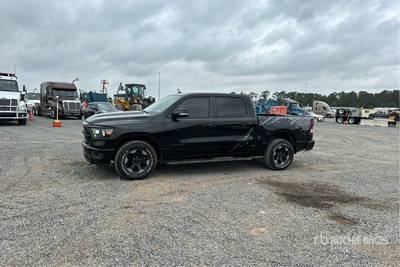 2019 Ram 1500 4x2 Crew Cab بيك اب