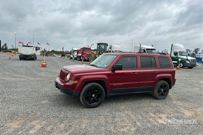 2015 Jeep Patriot 2WD  سيارة رياضية متعددة الاستخدامات