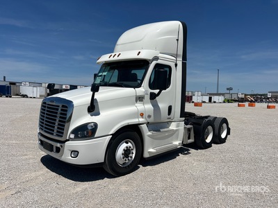 2019 Freightliner Cascadia 125 6x4 تراكتور شاحنة نهارية (ثنائية المحور)