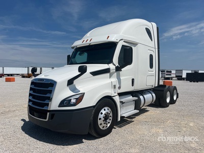 2021 Freightliner Cascadia 126 6x4 T/A Sleeper Truck Tractor