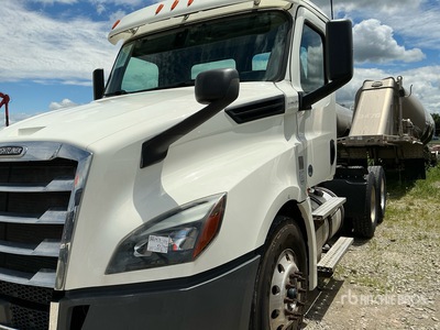 2019 Freightliner Cascadia 126 T/A Day Cab Truck Tractor