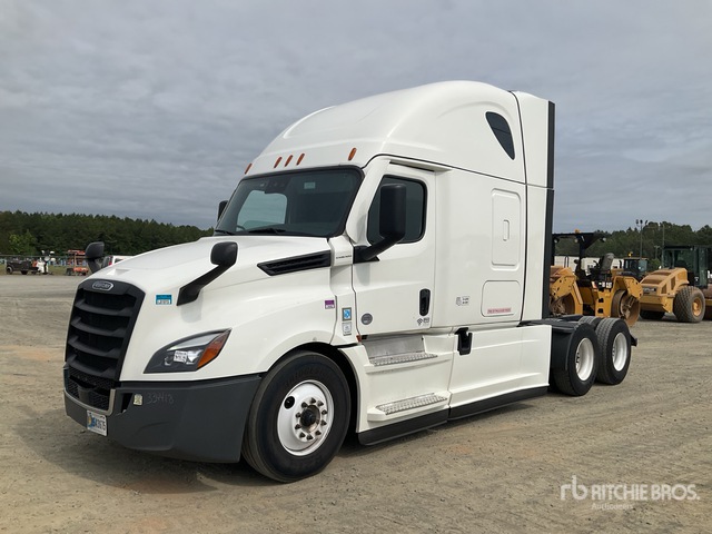 2021 Freightliner Cascadia 126 6x4 T/A Sleeper Truck Tractor
