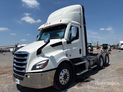 2021 Freightliner Cascadia 116 6x4 T/A Day Cab Truck Tractor