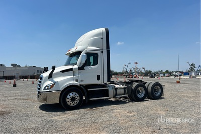2021 Freightliner Cascadia 116 6x4 T/A Day Cab Truck Tractor