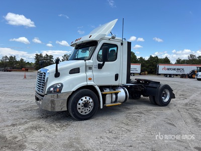 2017 Freightliner Cascadia 113 4x2 Cabeza Tractora Cabina Corta