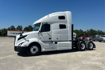 2022 Volvo VNL64760 6x4 T/A Sleeper Truck Tractor