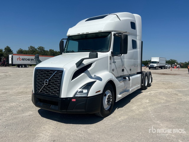 2022 VOLVO