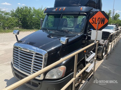 2017 Freightliner Cascadia 125 T/A Day Cab Truck Tractor