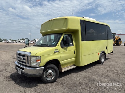 2012 Ford E-450 4x2 8-Seat Transit Bus