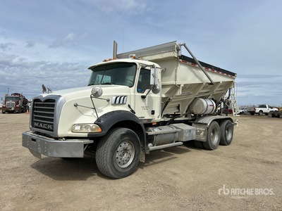 Bay-Lynx MC-15 on 2008 Mack GU813 6x4 Stone Spreader Truck