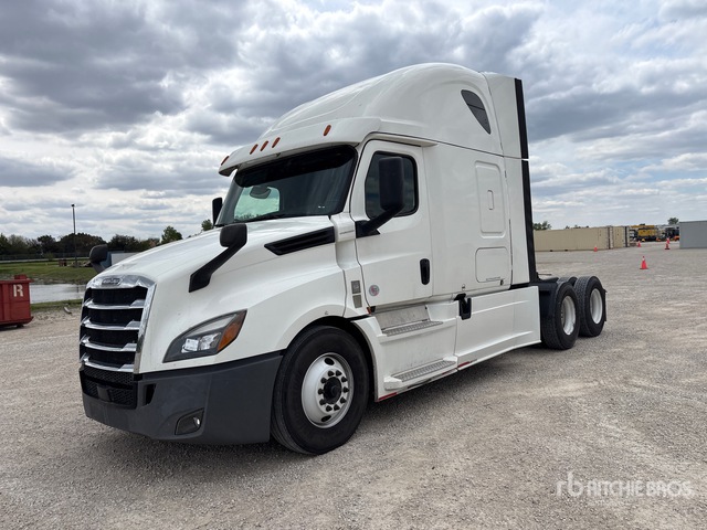 2020 Freightliner Cascadia 126 6x4 T/A Sleeper Truck Tractor