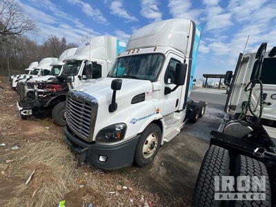 2018 Freightliner Cascadia 113 CNG 6x4 Ciągnik siodłowy T/A z kabiną dzienną