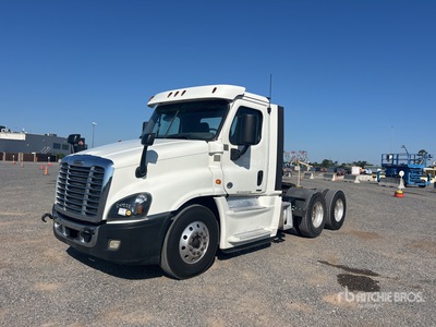 2019 Freightliner Cascadia 125 6x4 T/A Day Cab Truck Tractor