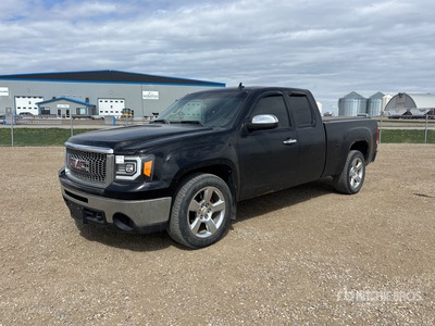 2011 GMC 1500 4x4 Extended Cab Pickup