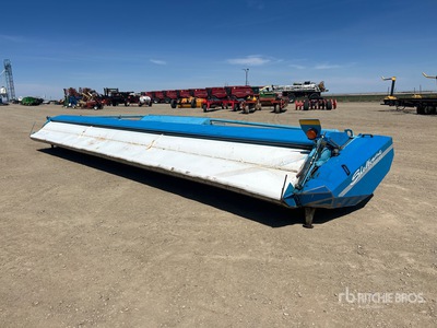 2002 Shelbourne CVS32 32 ft Stripper Combine Header