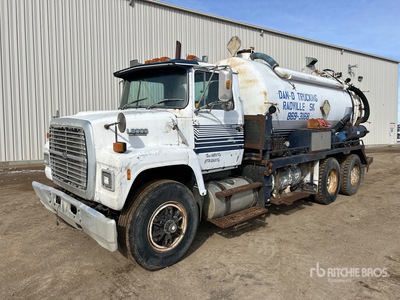 1990 Ford 8000 6x4 Vacuum Tanker Truck