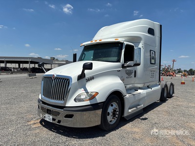 2019 International LT625 6x4 Cabina con cuccetta per trattore stradale